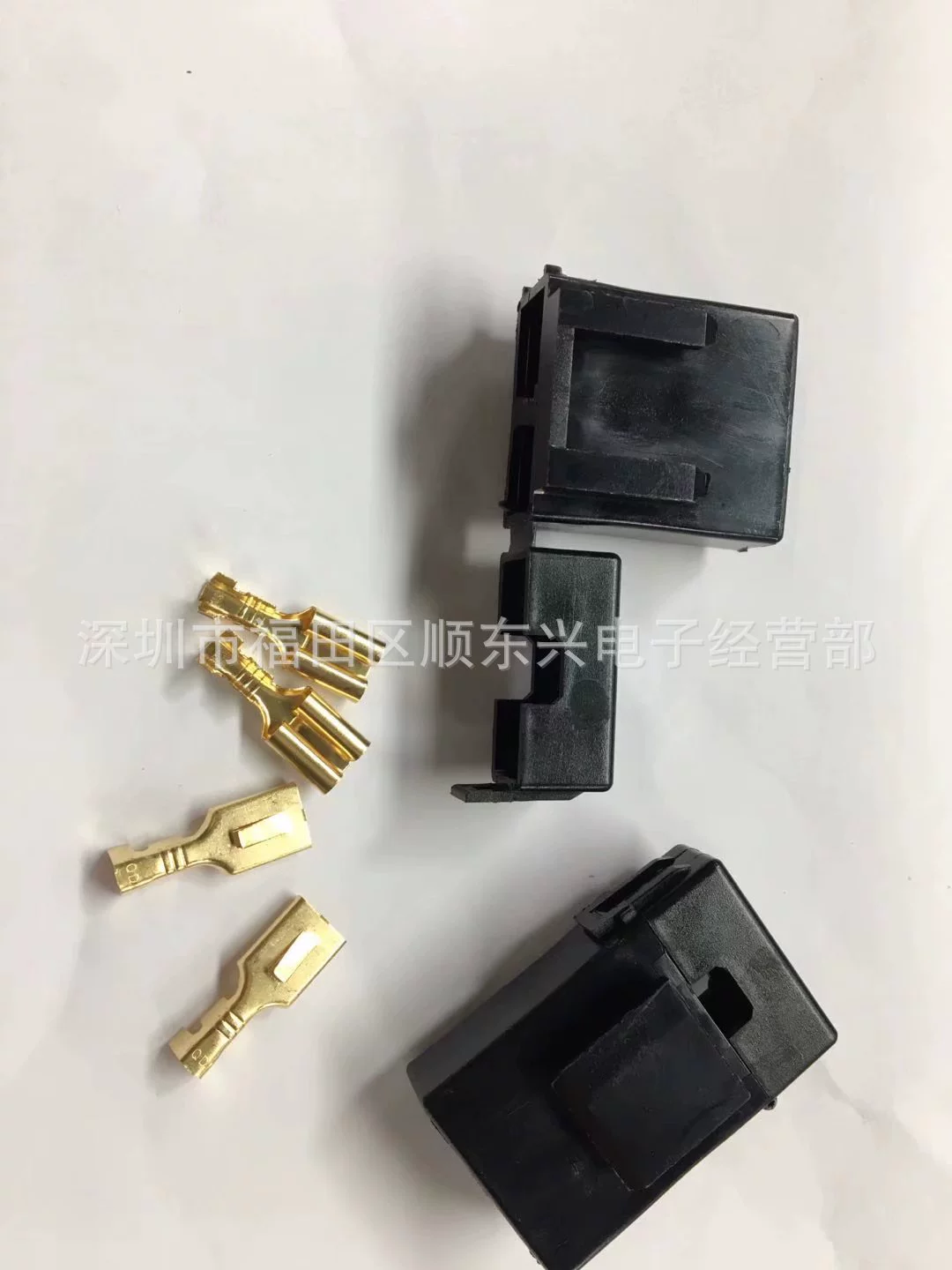 Закрытие предохранителя держателя предохранителя коробки черной зажигалки среднее с крышкой