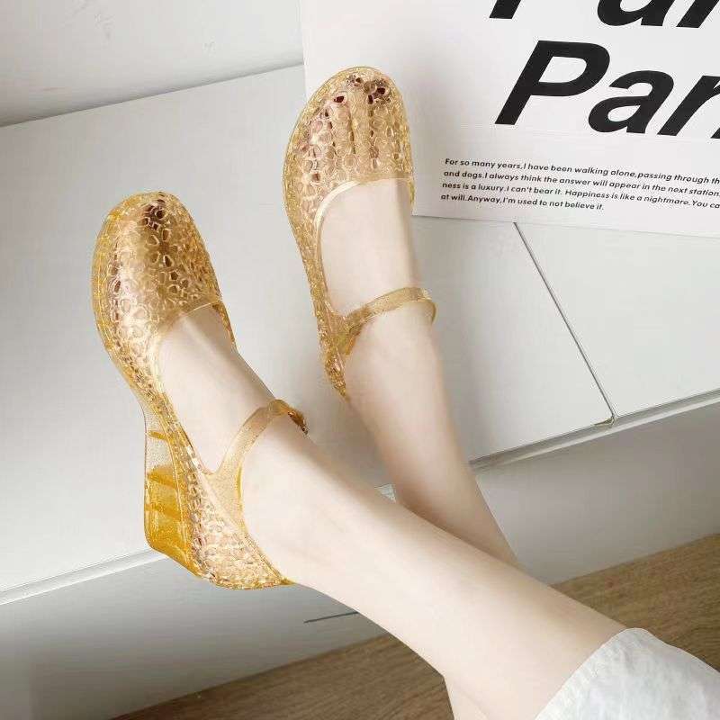 New Crystal Sandals for Women in Summer, Breathable Wedge Heels, Hollow Toe Clogs, Plastic Dancing Jelly Shoes, Beach Shoes New Crystal Sandals for Women in Summer, Breathable Wedge Heels, Hollow Toe Clogs, Plastic Dancing Jelly Shoes, Beach Shoes