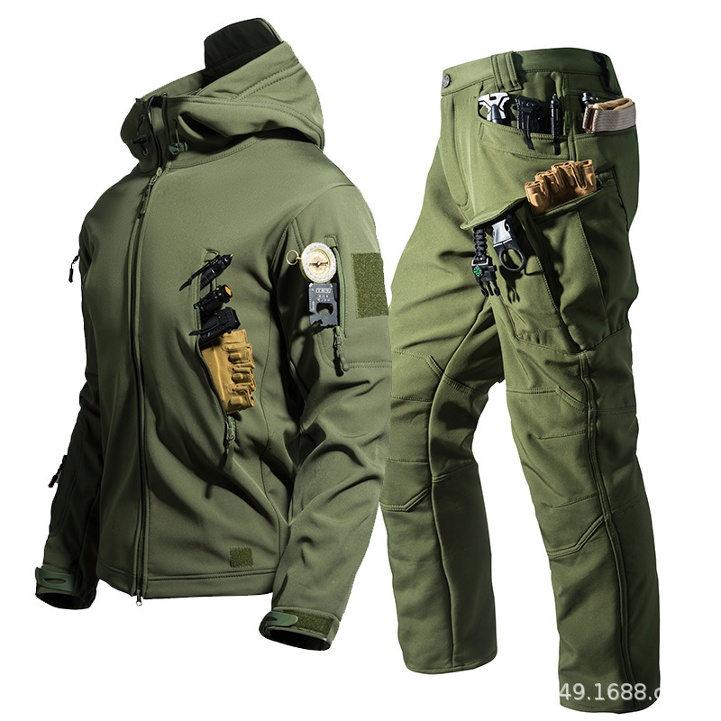 Factory direct three-in-one composite shark skin assault clothing waterproof windproof warm camouflage clothing special forces clip to overcome Factory direct three-in-one composite shark skin assault clothing waterproof windproof warm camouflage clothing special forces clip to overcome