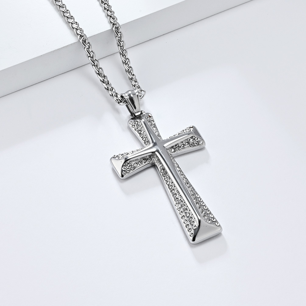 Gouden kruisketting van titaniumstaal met strasssteentjes_voghion.com