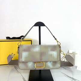 2025新款时尚包包立体刺绣腋下质感小包法棍女包高级单肩斜挎包