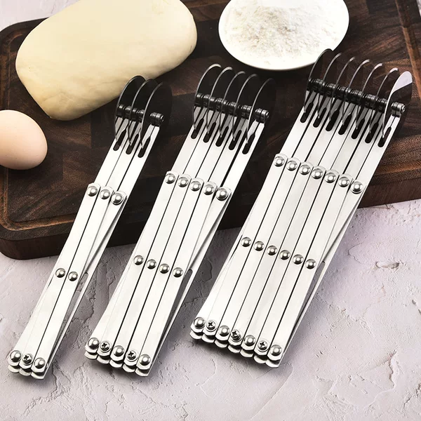 In stock retractable multi-wheel oil stick knife roller noodle cutter multi-function oil stick cutting stainless steel pizza knife cake cutter