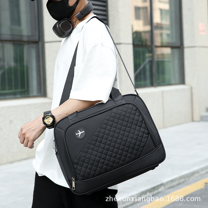 Capacious handheld suitcase
