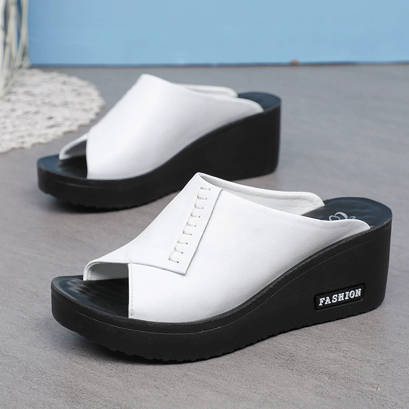 Летняя новая кожа толстая подошва увеличивается