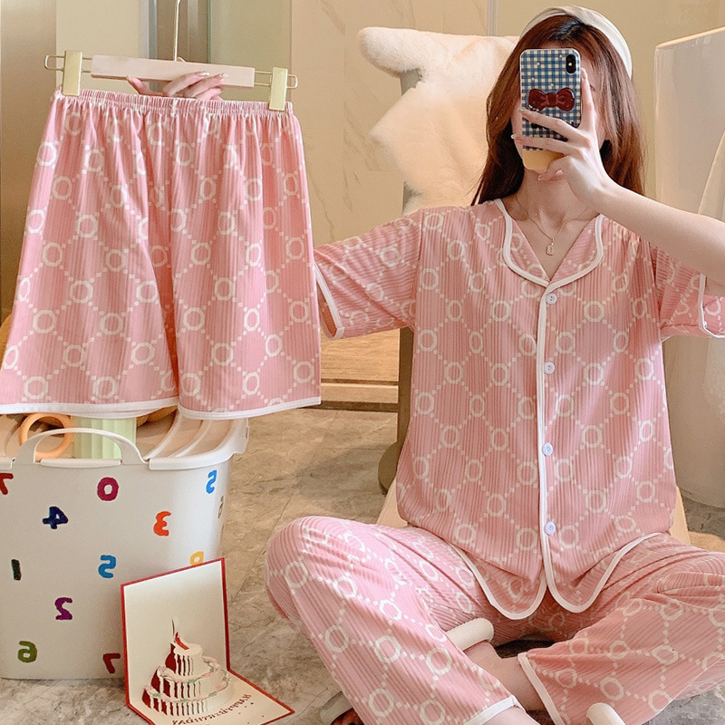 Explosión de tres piezas Cardigan pijama de mujer de verano de mangas cortas pantalones largos delgados se pueden usar dibujos animados dulce conjunto de ropa para el hogar