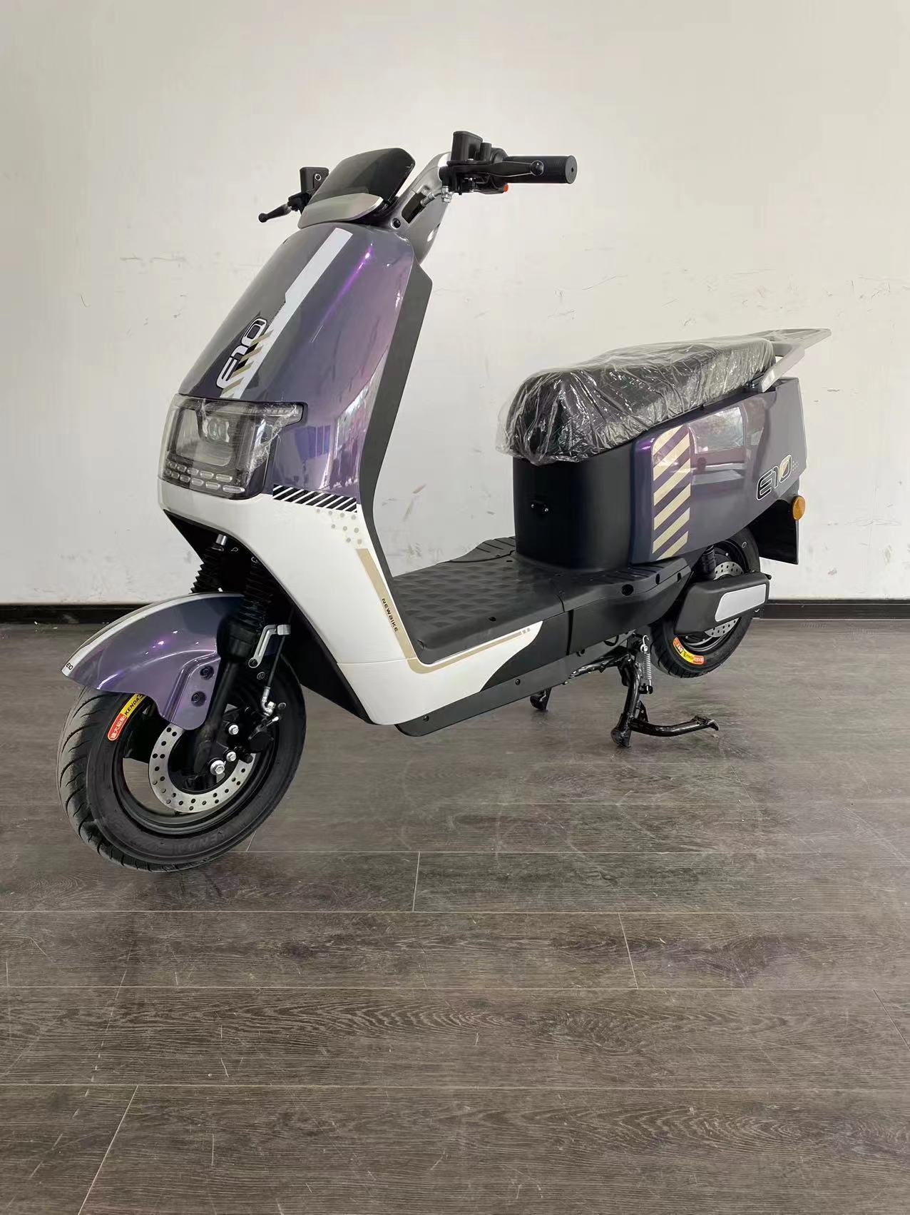 Energy-Saving High-Speed Electric Motorcycle for Urban Commuting, 48Vce/Eec Certified Electric Motorbike with Long Range