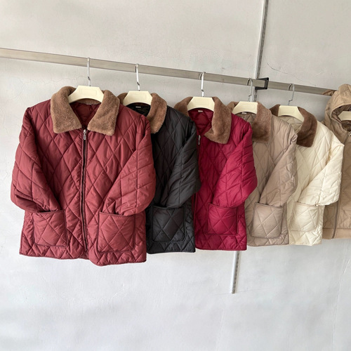 Cozy Maternity Short-Winter Wool Collar Parka for Middle-Aged Women, Stylish and Warm Cotton Jacket