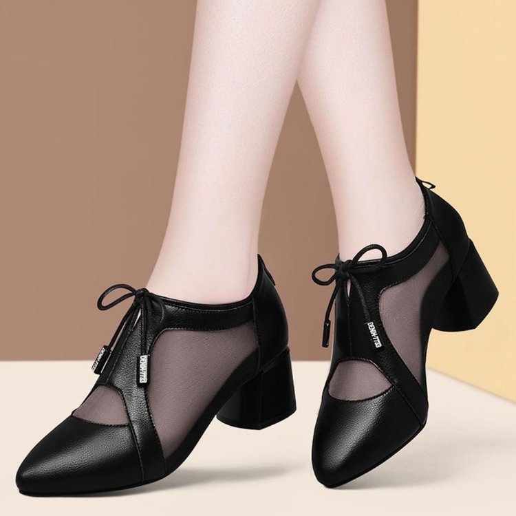 2025 primavera y verano nuevo estilo sandalias romanas con cremallera de tacón medio, zapatos individuales huecos de malla de madre, zapatos de mujer de mediana edad de tacón grueso