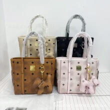 �¿�MC�˻@�Ӱ�Ůʿ����ُ���ӡ���μ�б������s�r�д��Ů����