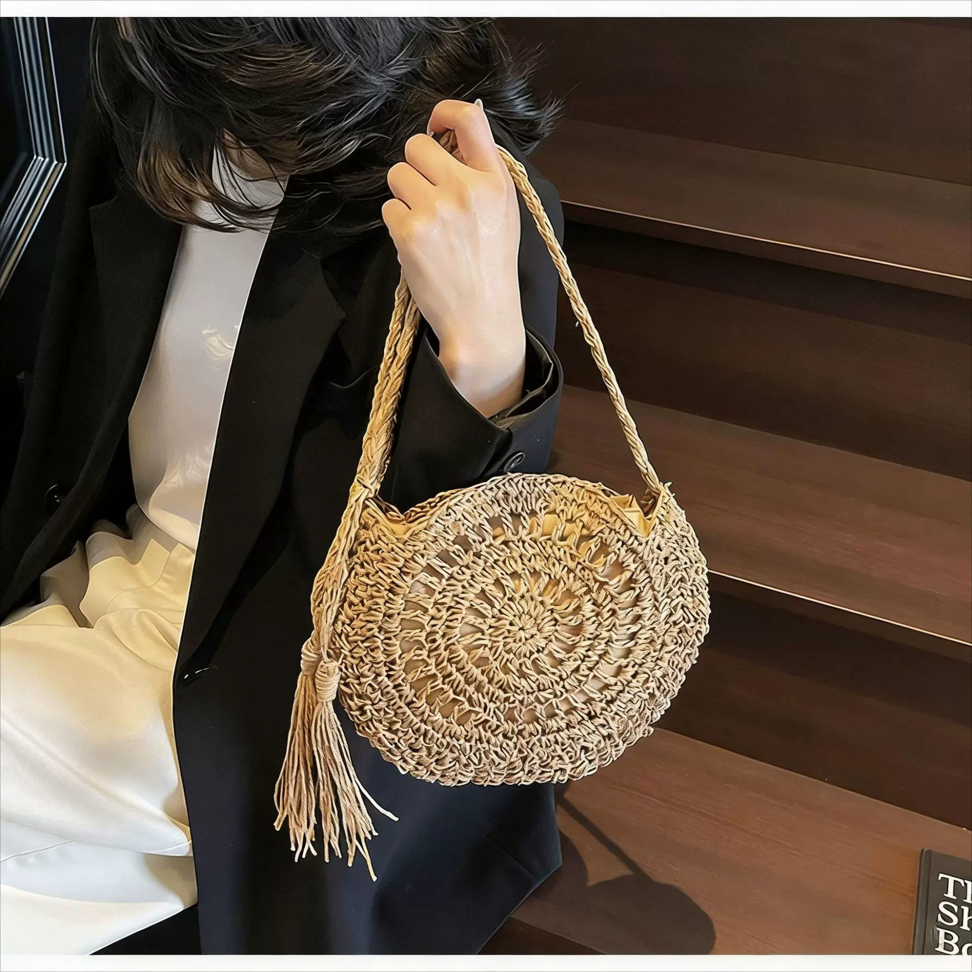 新款百搭流苏草编包单肩斜挎包手工镂空编织包女包海边度假沙滩包