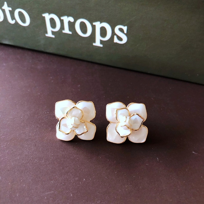 Milky White Drip Glazed Resin Series Fresh Plant Flower Geometric Shape 925 Silver Stud Earrings Eardrops B24 display picture 4