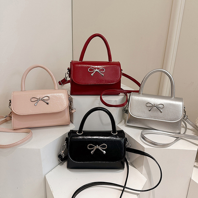 Temperamento simple bolso cuadrado pequeño transfronterizo 2025 primavera nuevo bolso femenino bolso rojo bandolera bandolera bandolera bandolera