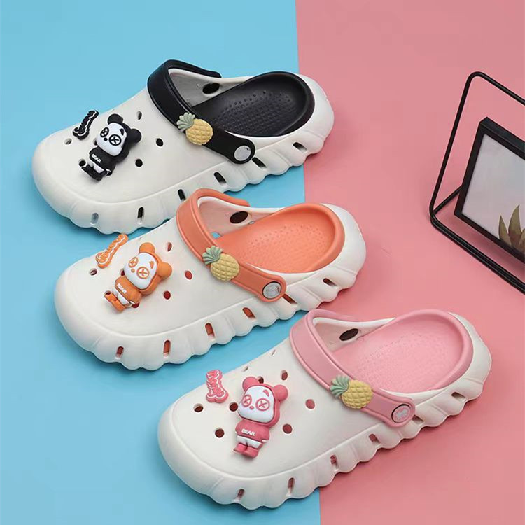 2026 New Style Women's Clogs for Outdoor Wear, Cute Cartoon Closed-Toe Summer Garden Shoes, Non-Slip Sandals, Thick-Soled Beach Shoes for Women