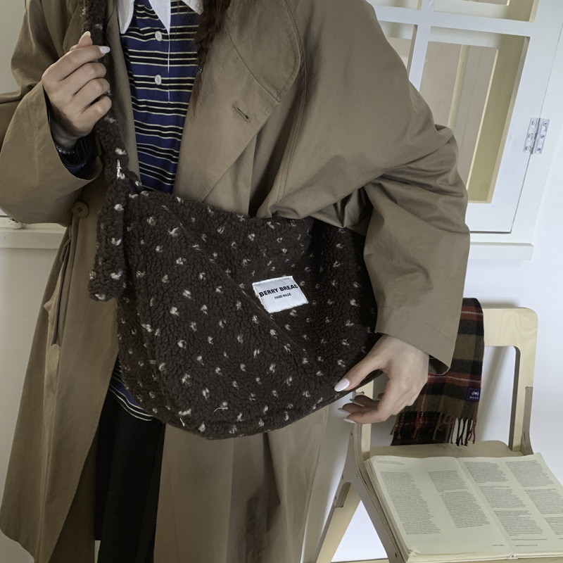 New Autumn and Winter Plush Love Lightweight Crossbody Bag Women's Shopping Shopping Bag Large Capacity Crossbody Shoulder Canvas Bag