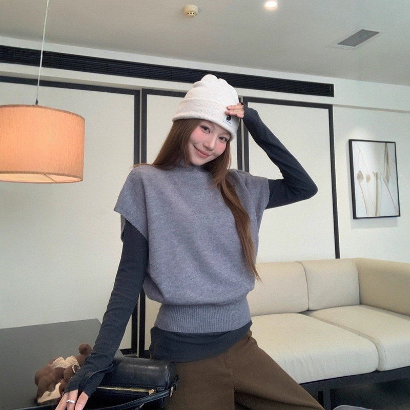 Gray Half Turtleneck Knitted Vest for Women in Autumn and Winter Lazy Style Loose Sleeveless Layered Sweater Vest Top Gray Half Turtleneck Knitted Vest for Women in Autumn and Winter Lazy Style Loose Sleeveless Layered Sweater Vest Top