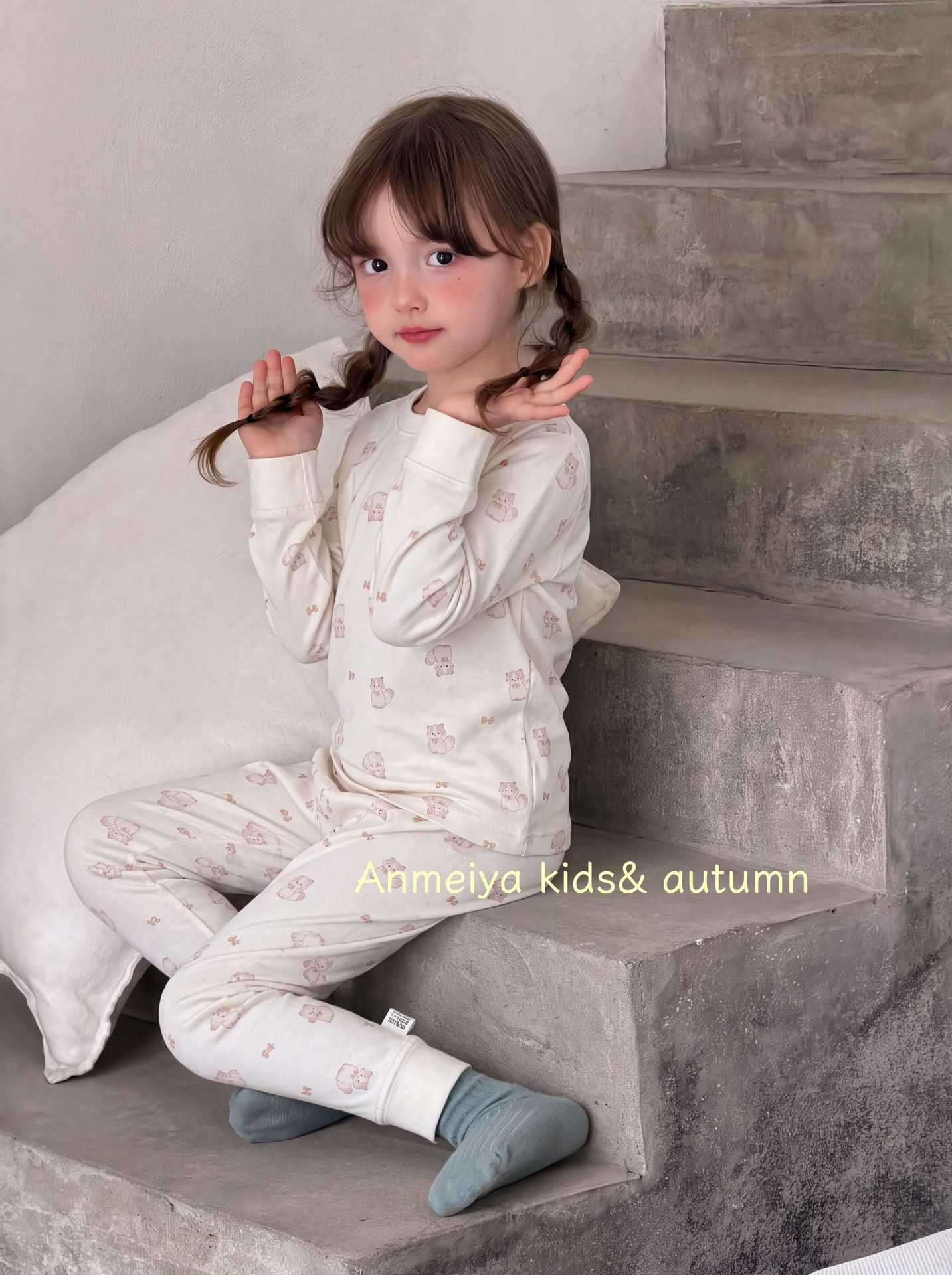 Mengmeng kitten (Ling Minyi)