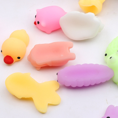 Cute, super-adorable office desk decor and stress-relief toy—perfect for pop-up stalls! Wholesale supply of ultra-cute animal-shaped squishy toys.