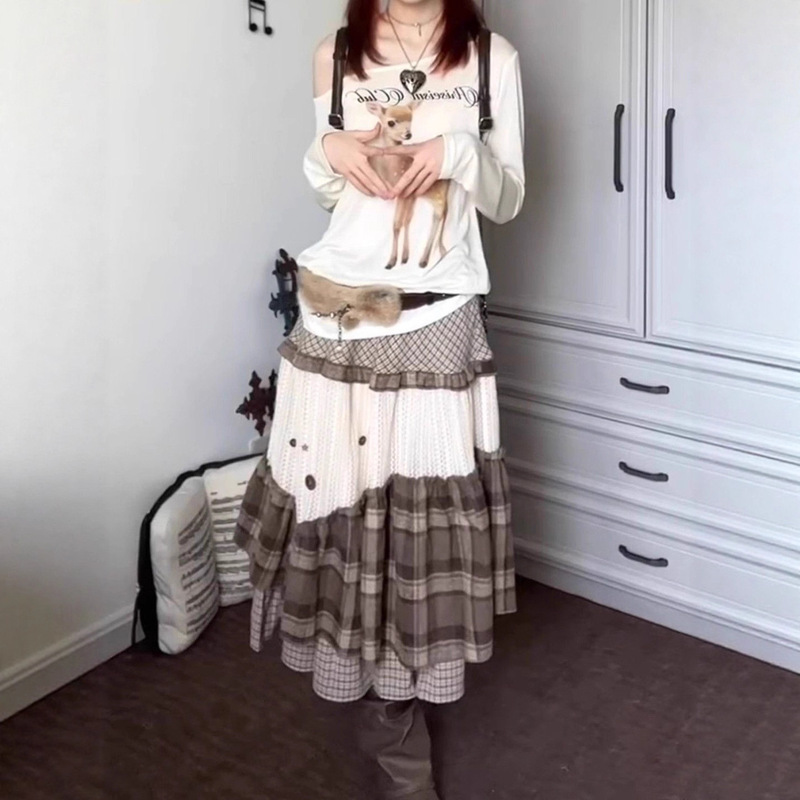 Cute and Stylish Autumn and Winter High-Waisted Slimming Patchwork Long Skirt with Plaid Cake Retro Irregular Hem Cute and Stylish Autumn and Winter High-Waisted Slimming Patchwork Long Skirt with Plaid Cake Retro Irregular Hem