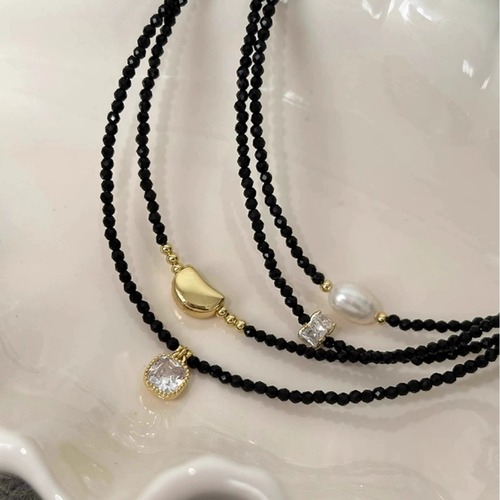 Black spinel pearl clavicle chain simple retro necklace women's light luxury niche beaded choker necklace accessories