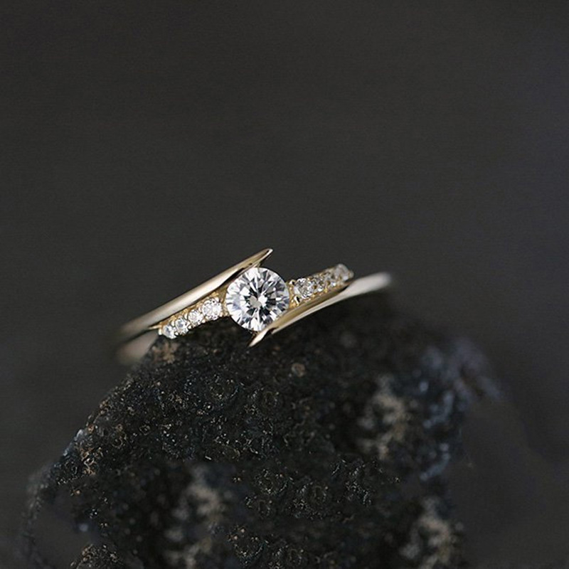 Copper Material Geometric Pattern Women'S Gender Fashion Women's Twisted Cross Winding Zircon Ring Copper Simple