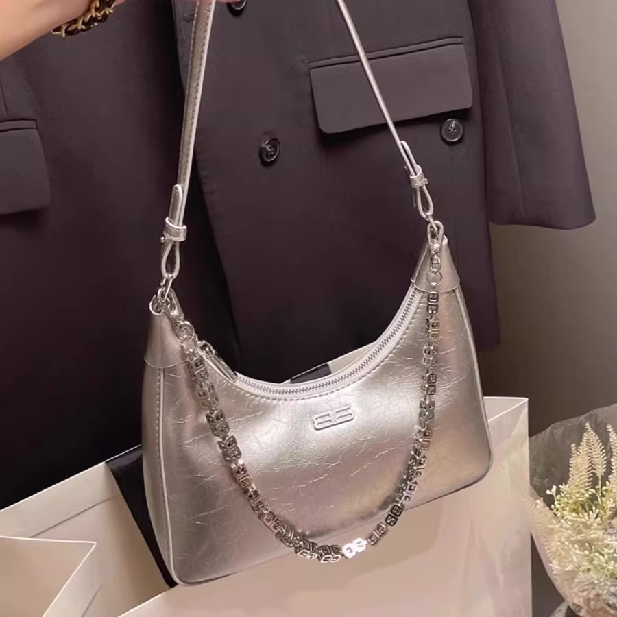 Genuine Leather French Underarm Bag For Women 2026 New Retro Crescent Bag Stylish Chain Casual Versatile Crossbody Bag