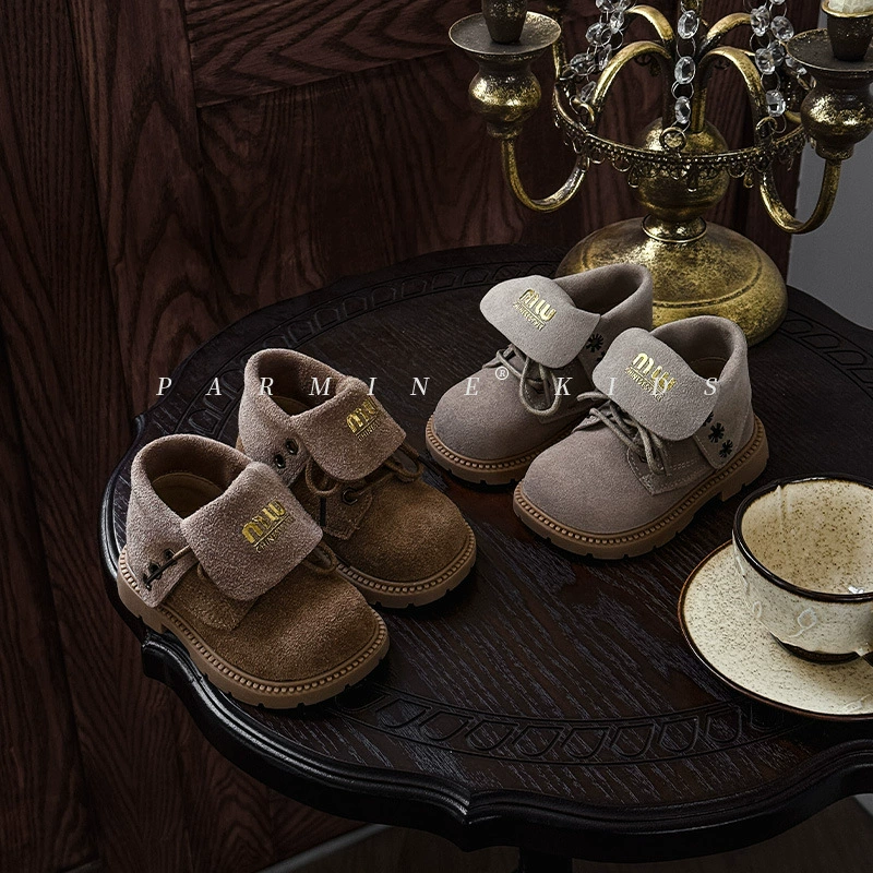 Настоящие кожаные британские ретро-сапоги для девочек, желтые, осень-зима 2025, новая модель, модные детские ботинки в стиле Мартин, кожаные сапоги.