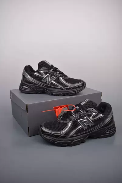 NB740 black silver