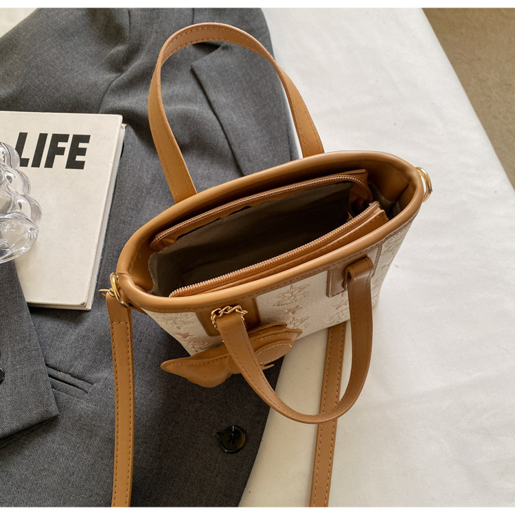 French niche fashion handbag for women, 2025 new high-end and stylish crossbody bag, casual and versatile bucket bag undefined