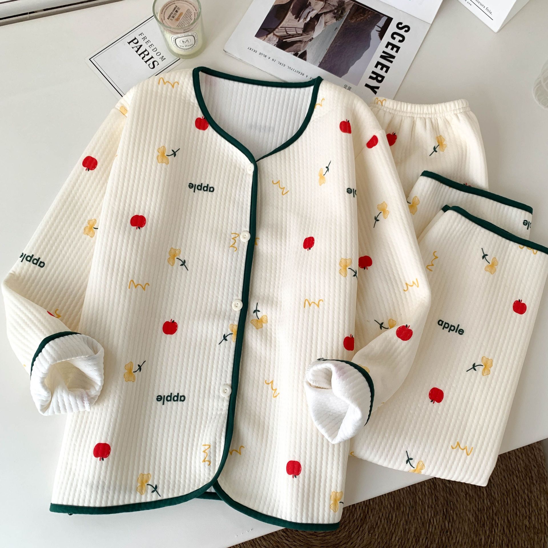 Pijamas al por mayor transfronterizos de invierno de aire de algodón jacquard lindos dibujos animados de alta calidad dulce conjunto de ropa para el hogar