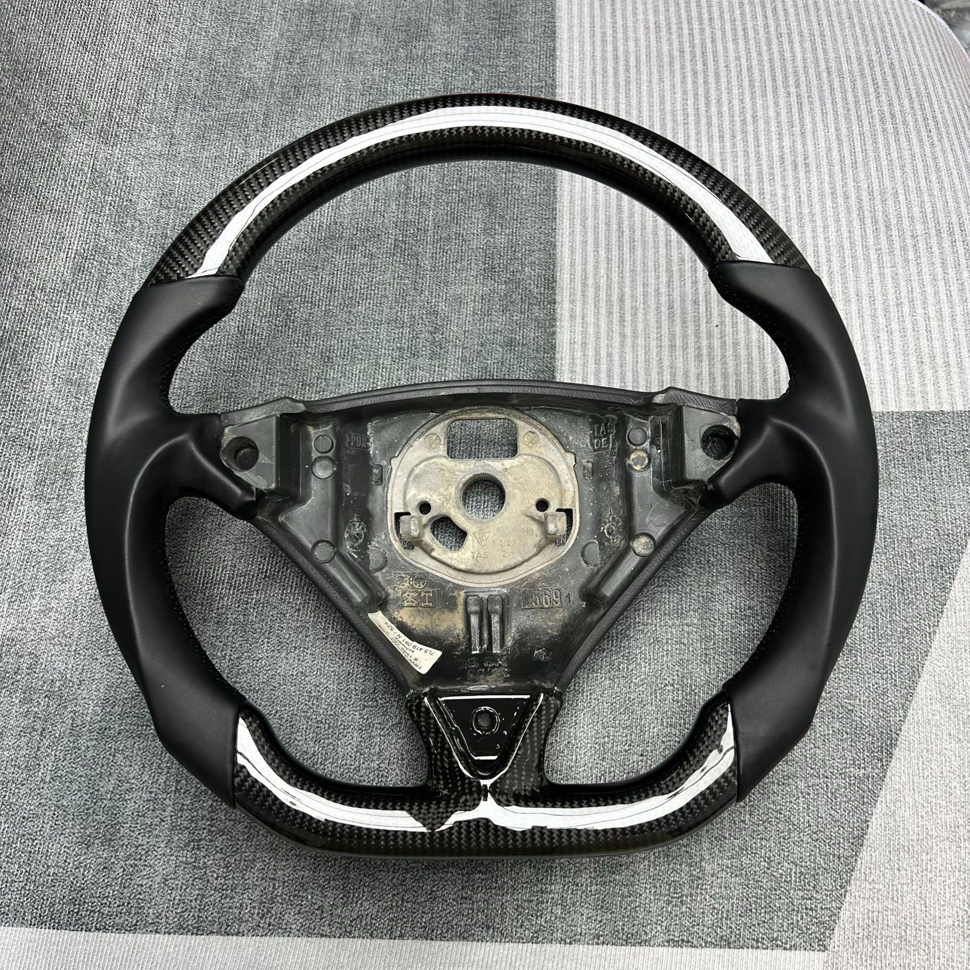 Car Steering Wheel Customization Suitable for Maserati Ghibli Carbon Fiber Flat-Bottom Steering Wheel Modification