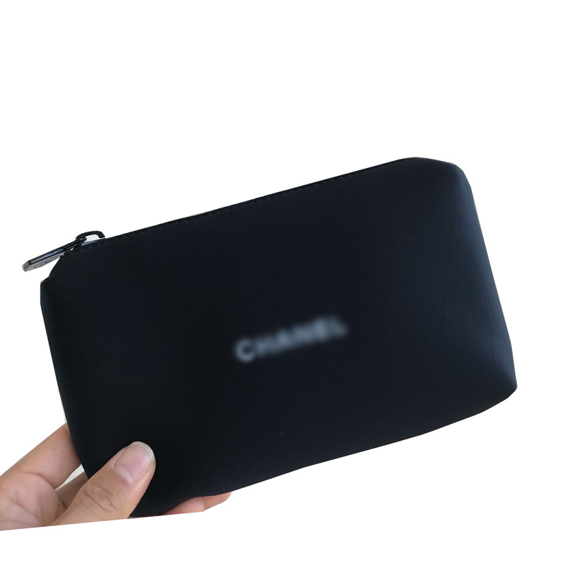 ��ʿ��ױ������Ǳˮ�ϻ�ױ���������ϴ����Ʒ���ɰ�