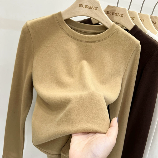 With a round collar, khaki