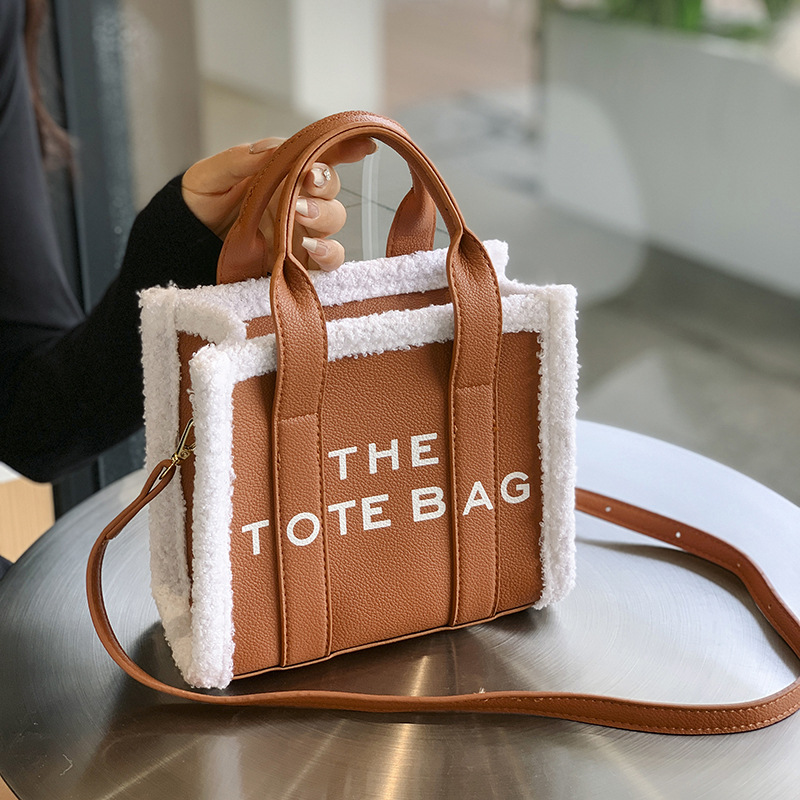 Mini bolso de mano portátil de lana de cordero para mujeres 2023 nuevo estilo coreano de moda de alta calidad bolsa de mensajero del hombro