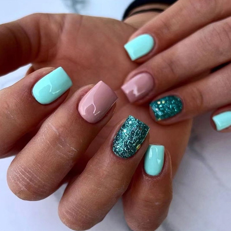 Pièces d'ongles courtes scintillantes, vert lac naturel et frais, à la mode, nouvelle collection printemps/été_voghion.com