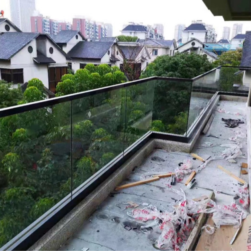 铝合金u型卡槽免预埋无框玻璃护栏底座明装不锈钢楼梯阳台扶手