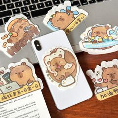 冷たい携帯電話の温度を下げる高校生の軍事訓練の温度を下げる神器は夏に旅行に出かけます。