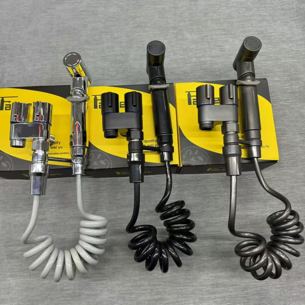 Набор пистолета-распылителя с наддувом для туалета