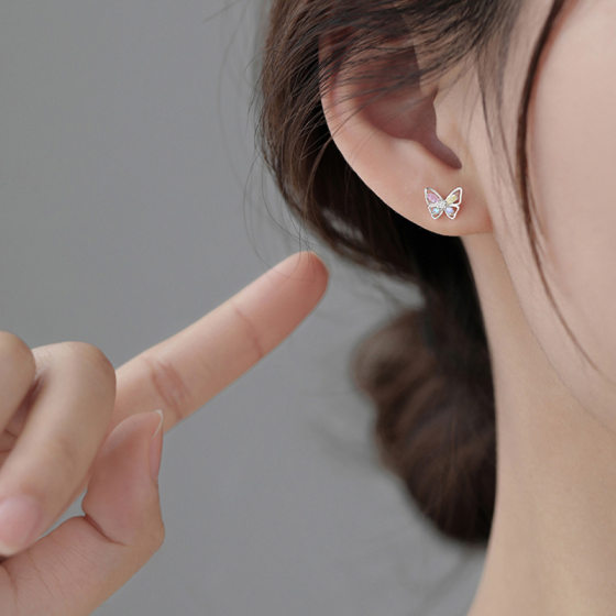 Butterfly stud earrings for women 2022 new fashion summer earrings simple light luxury niche design earrings