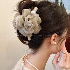 フランスの優しい花のヘアピンの女性の後頭部のネットの赤い大きいサイズは高級感のサメを挟んで2025新型を挟みます。