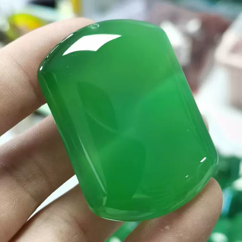 Оптовый производитель подвесок из зеленого агата в форме шпината, свободные камни, которые можно инкрустировать в подвески для украшений.