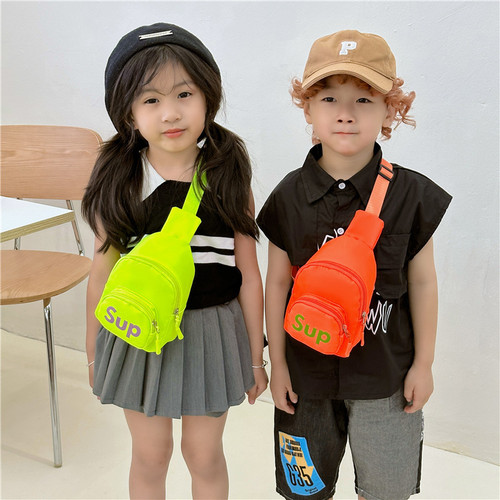 Korean children's chest bag, fashionable letter shoulder bag, trendy cross-body bag for boys and girls, portable baby coin purse wholesale