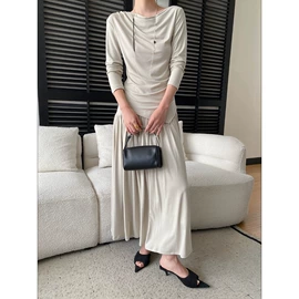 女式针织衫;女式T恤;女式衬衫