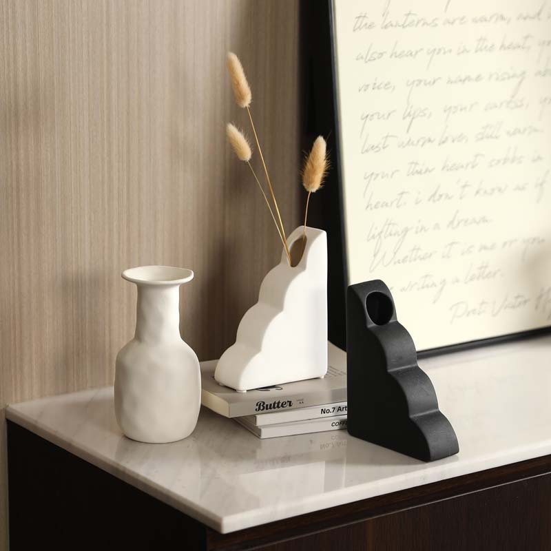 Vaso de cerámica en blanco y negro ornamentos ins <unk> viento tranquilo sala de estar flores secas decorativa puerta de entrada decoración gabinete de televisión al por mayor