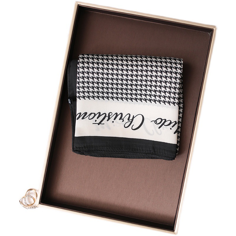 Fashionable stylish thousand bird pattern letter square for women's spring and autumn thin Korean decorative suit scarf_voghion.com
