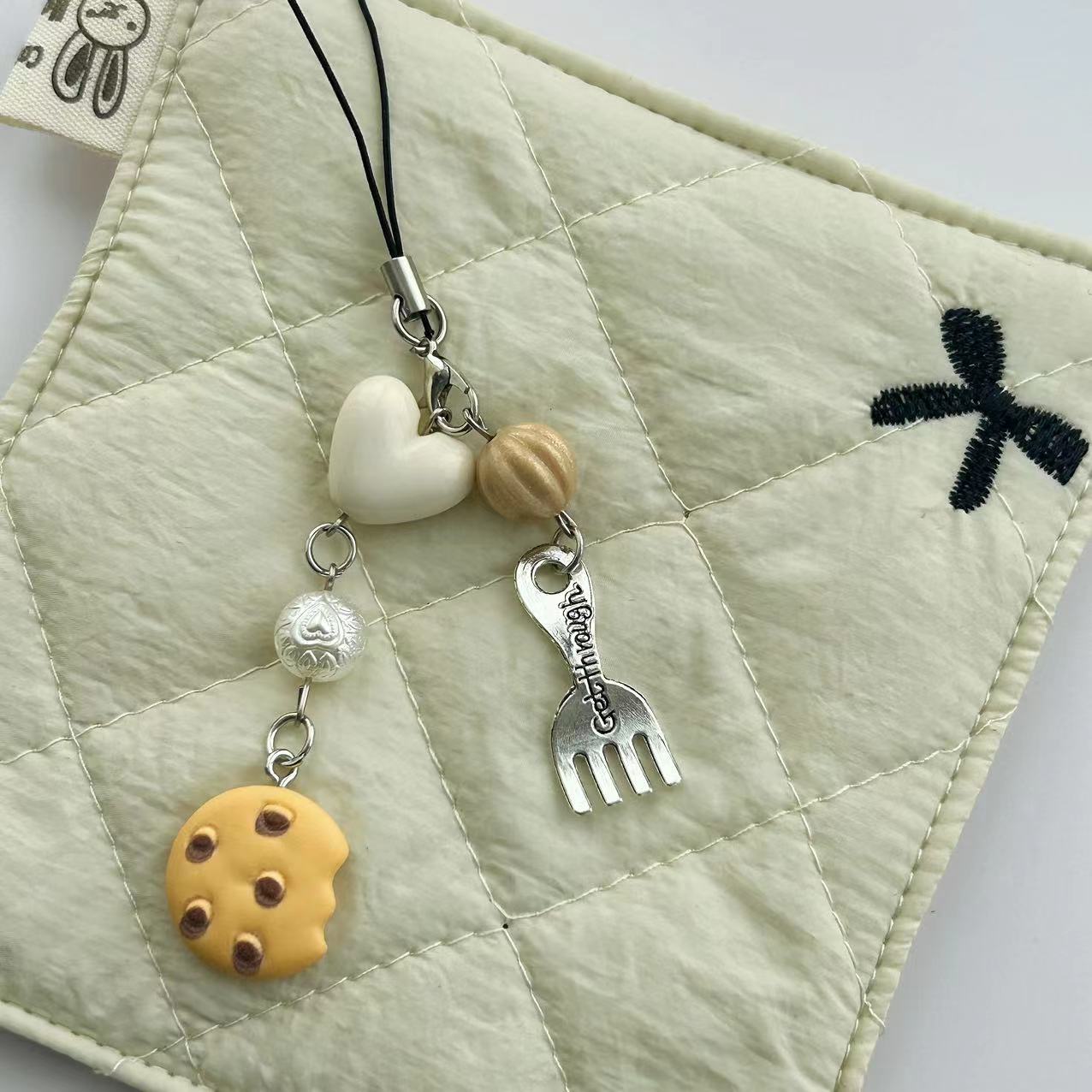 Resin Material Heart Shape Pattern 1 Piece Sweet Heart Shape Resin Chain Mobile Phone Chain