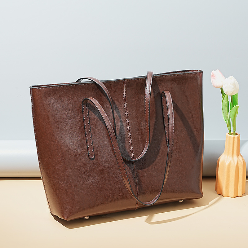 2025 Women's Commuter Leather Tote Bag, Large-Capacity Cowhide Shoulder Bag - Thumbnail 2