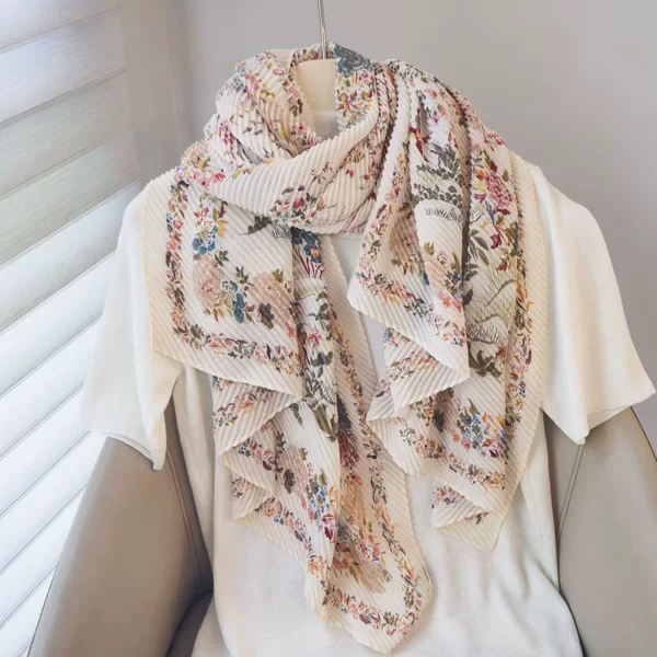 Korean-Style Cotton and Linen Scarf, Crinkled, Versatile, Autumn and Winter Style, Women's Warm and Fashionable Shawl for Autumn