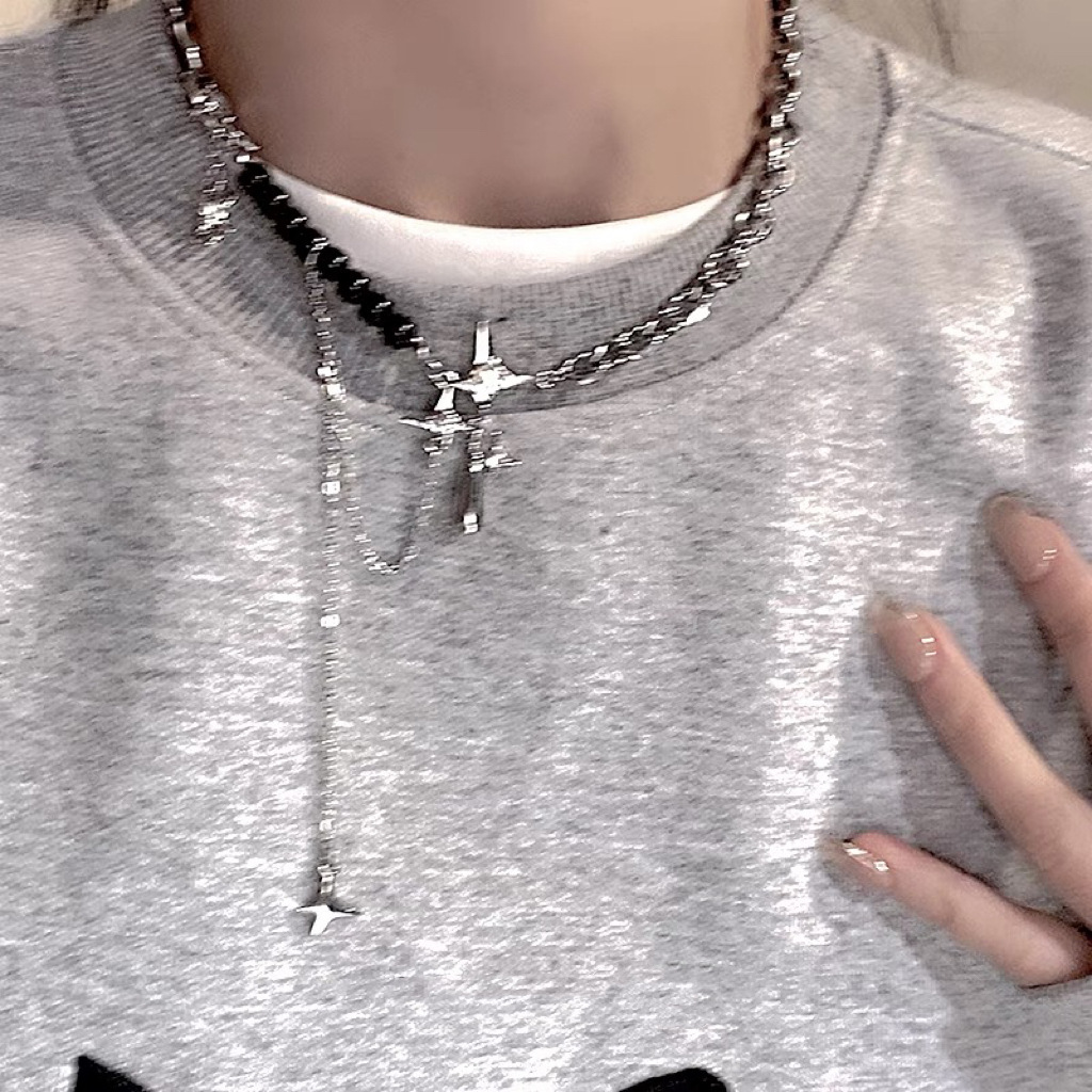 Niche design sweet cool style stitching star mans necklace female personality clavicle chain 2024 new fashion sweater chain men