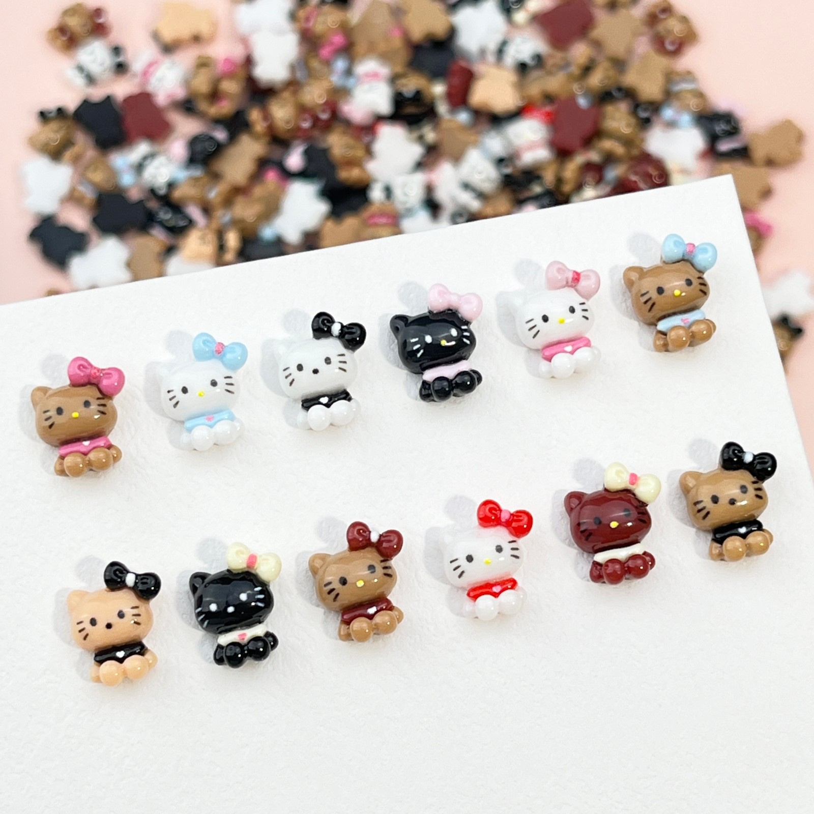 검은 피부 KT 고양이 만화 네일 아트 액세서리 귀여운 앉아 키티 고양이 diy 귀걸이 머리핀 웨어러블 네일 장식