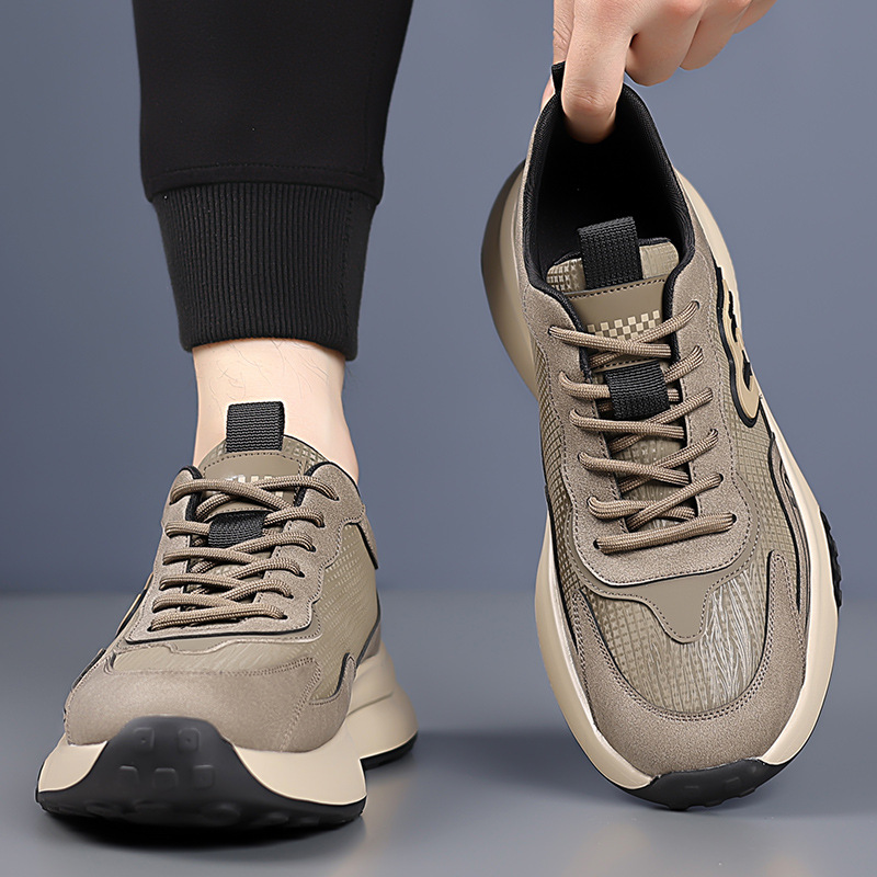 Zapatos deportivos para hombres 2025 verano nuevos zapatos para hombres para correr versátiles respirables zapatos casuales antideslizantes al por mayor